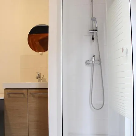 Apartment Studio Design Proche De Montmartre Paris